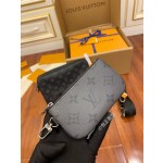 Louis Vuitton's exclusive debut model: M69443 Super Enhanced Edition
